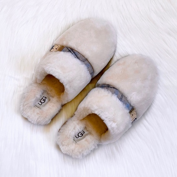 UGG Women’s Dalla Plaid Slippers - Picture 3 of 9